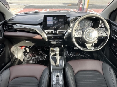 フロンクス(スズキ)登録済未使用車 後席から見た前席