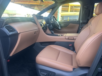 ヴェルファイアハイブリッド(トヨタ)中古車 前席内装