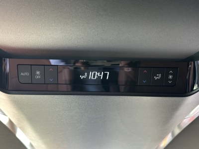 ヴェルファイアハイブリッド(トヨタ)中古車 内外装写真他２