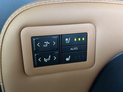 ヴェルファイアハイブリッド(トヨタ)中古車 内外装写真他１