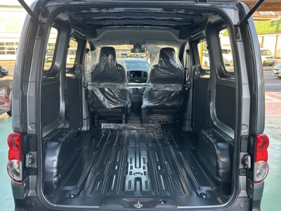 NV200バネットバン(ニッサン)登録済未使用車 内外装写真他