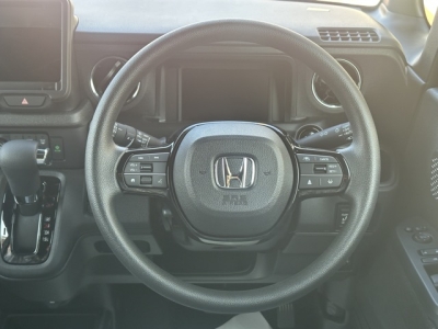 新型N-BOX(ホンダ)届出済未使用車 内外装写真他１