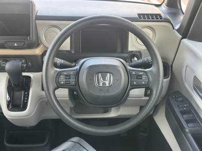 新型N-BOX(ホンダ)届出済未使用車 内外装写真