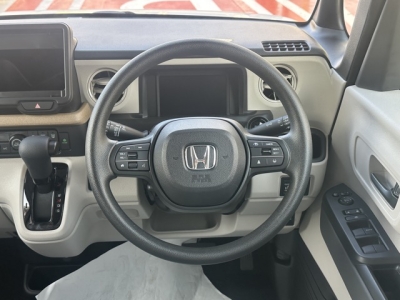 新型N-BOX(ホンダ)届出済未使用車 内外装写真