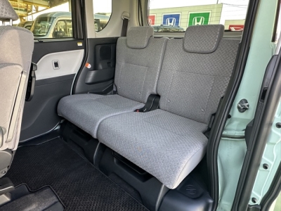 タント(ダイハツ)中古車 後席内装