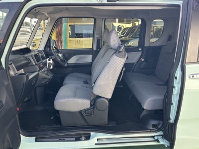 タント(ダイハツ)中古車 後席から見た前席