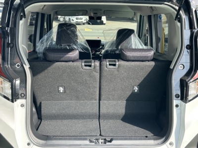 新型ムーヴ(ダイハツ)届出済未使用車 内外装写真他２