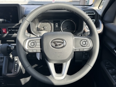 新型ムーヴ(ダイハツ)届出済未使用車 内外装写真