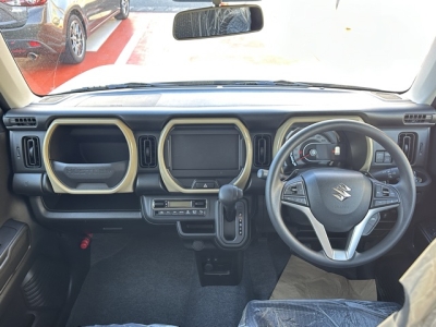 ハスラー(スズキ)届出済未使用車 後席から見た前席