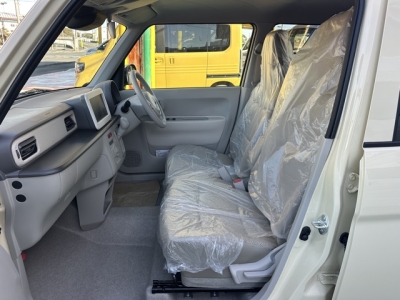 ラパン(スズキ)届出済未使用車 前席内装