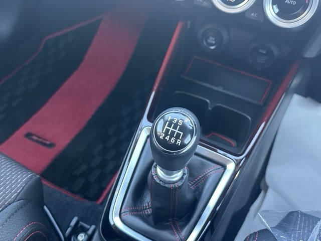 スイフト(スズキ)中古車 16