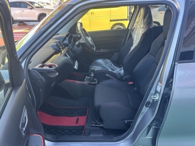 スイフトスポーツ(スズキ)中古車 前席内装