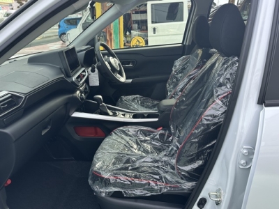 ライズ(トヨタ)新車見本展示無 前席内装
