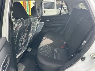 ライズ(トヨタ)新車見本展示無 後席内装