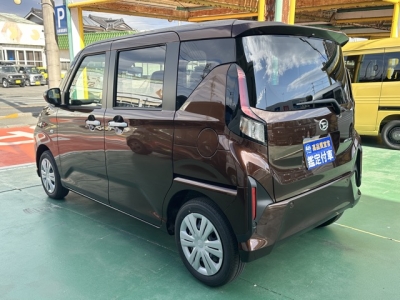 新型ムーヴ(ダイハツ)届出済未使用車 後方