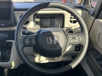 新型N-BOX(ホンダ)届出済未使用車 内外装写真
