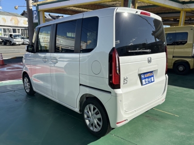 新型N-BOX(ホンダ)届出済未使用車 後方