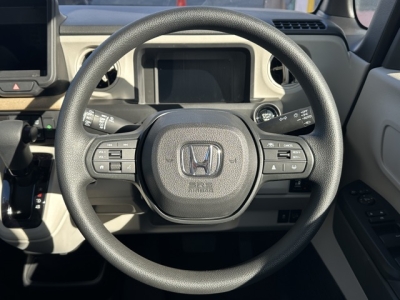 新型N-BOX(ホンダ)届出済未使用車 内外装写真