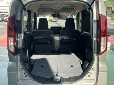 新型スペーシアのOEM(スズキ)中古車 内外装写真他２