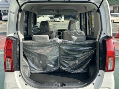 タント(ダイハツ)届出済未使用車 内外装写真他２