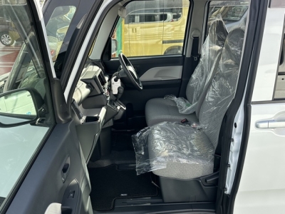 タント(ダイハツ)届出済未使用車 前席内装