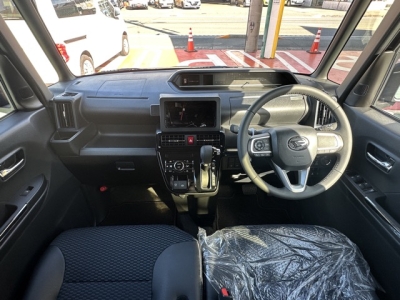 タントカスタム(ダイハツ)中古車 後席から見た前席