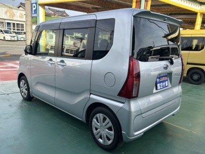 シフォン(スバル)中古車 後方