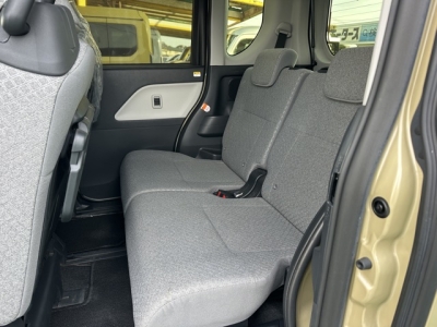タントのOEM(ダイハツ)中古車 後席内装