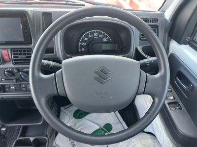 キャリートラック(スズキ)中古車 後席から見た前席