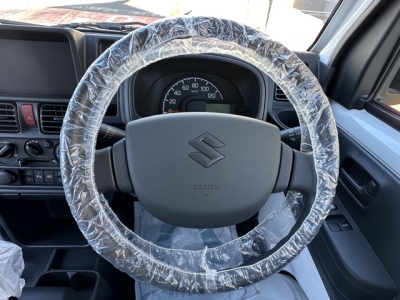 キャリートラック(スズキ)届出済未使用車 後席から見た前席