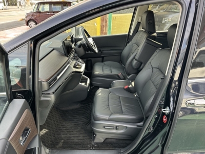 オデッセイ(ホンダ)中古車 前席内装