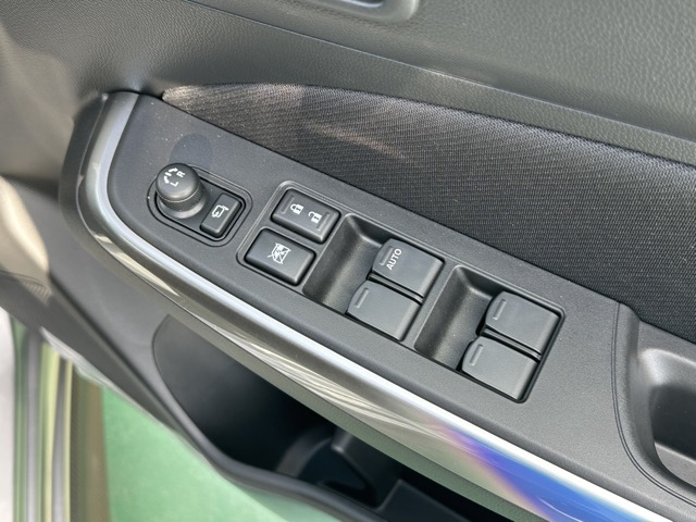 スイフト(スズキ)登録済未使用車 12