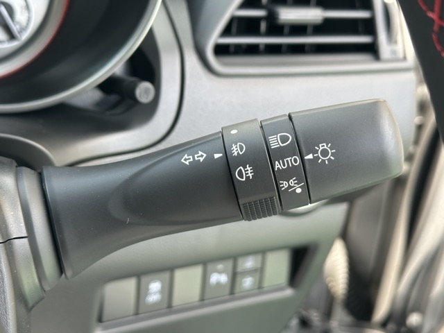 スイフト(スズキ)登録済未使用車 15