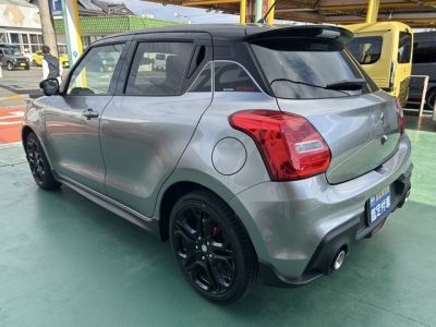 スイフトスポーツ(スズキ)登録済未使用車 後方