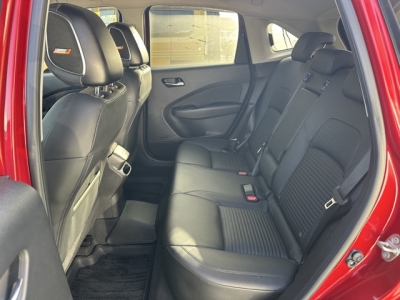 オーラ(ニッサン)中古車 後席内装