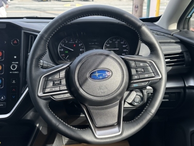 インプレッサ(スバル)中古車 内外装写真