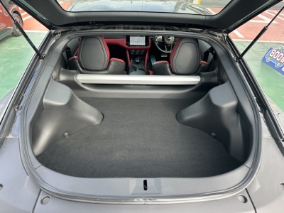 フェアレディZ(ニッサン)中古車 内外装写真