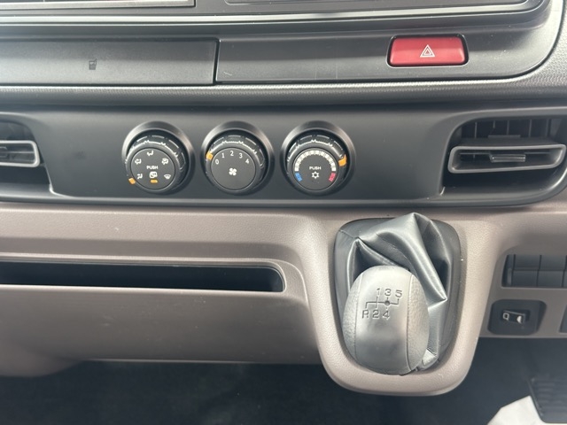 キャンター(三菱)レンタ登録済未使用車 16