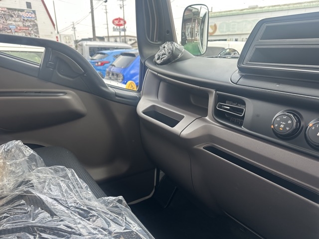 キャンター(三菱)レンタ登録済未使用車 19