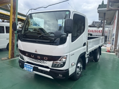 キャンター(三菱)レンタ登録済未使用車 前方