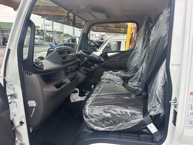 キャンター(三菱)レンタ登録済未使用車 3