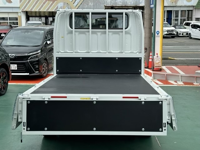 キャンター(三菱)レンタ登録済未使用車 11