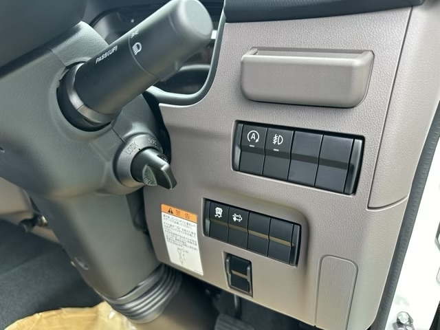 キャンター(三菱)レンタ登録済未使用車 17