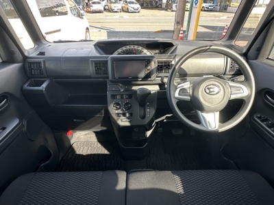 ウェイク(ダイハツ)中古車 後席から見た前席