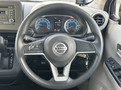 デイズ(ニッサン)中古車 内外装写真