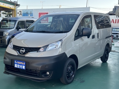 NV200バネットワゴン(ニッサン)登録済未使用車 前方
