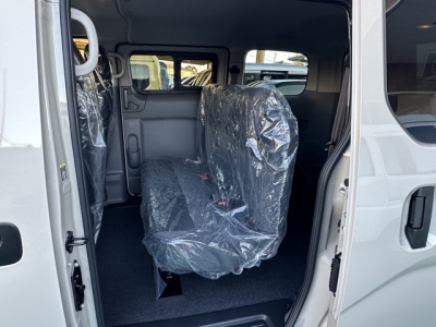 NV200バネットワゴン(ニッサン)登録済未使用車 前席内装