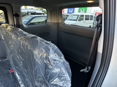 NV200バネットワゴン(ニッサン)登録済未使用車 後席内装