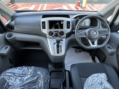 NV200バネットワゴン(ニッサン)登録済未使用車 内外装写真
