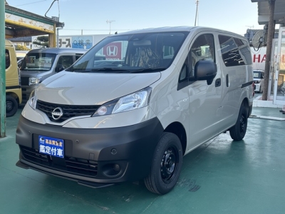 NV200バネットバン(ニッサン)登録済未使用車 前方